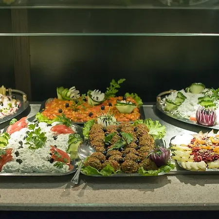 Belmont & Хотел